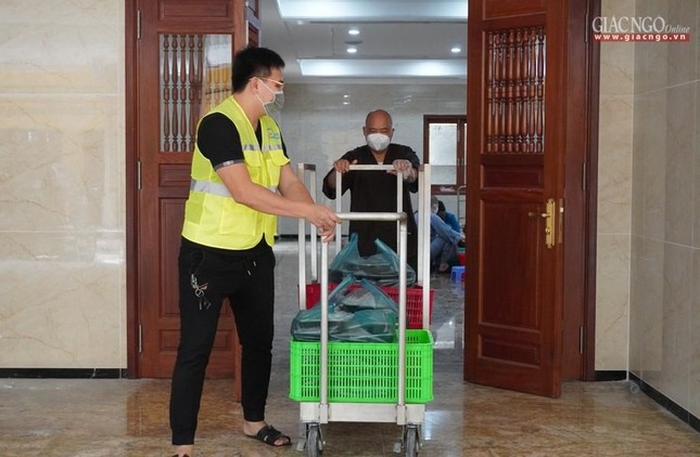 Vận chuyển ra xe