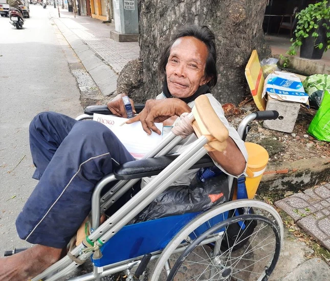 Ông Tư cảm ơn đến những người hỗ và chúc tất cả dồi dào sức khỏe Ông Tư cảm ơn đến những người hỗ và chúc tất cả dồi dào sức khỏe