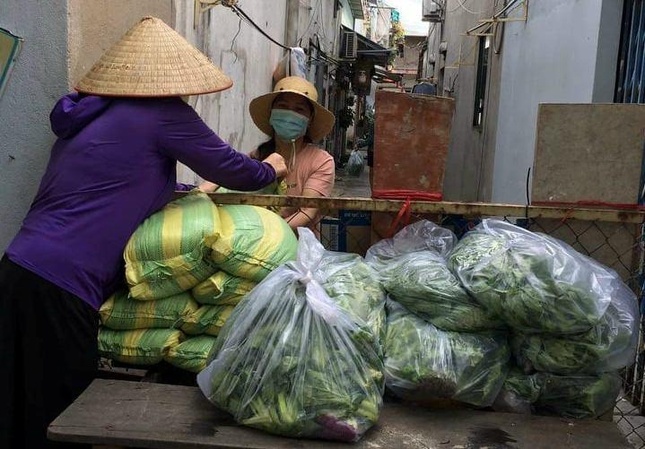 Trao đến người khó khăn