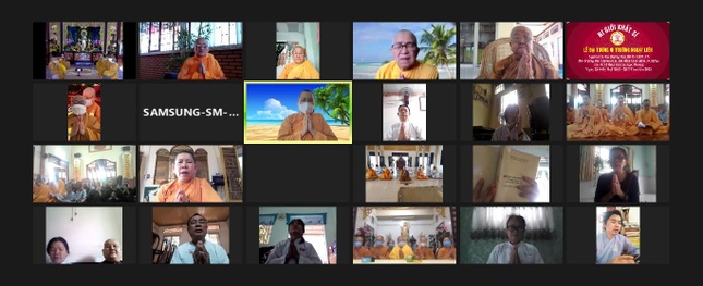 Chư tôn đức Ni giới và Phật tử tham dự lễ tưởng niệm qua ứng dụng zoom - Ảnh: Ban TT NGKS