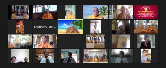 Chư tôn đức Ni giới và Phật tử tham dự lễ tưởng niệm qua ứng dụng zoom - Ảnh: Ban TT NGKS