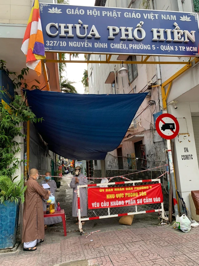 Cúng dường đến chùa Phổ Hiền