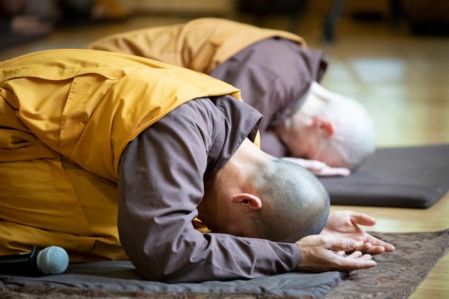 Đảnh lễ Tam bảo