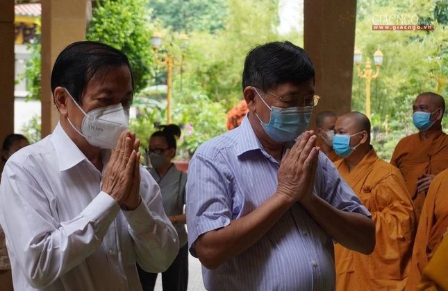 Phật tử đại diện các đạo tràng tu học tại chùa Xá Lợi đảnh lễ Trưởng lão Hòa thượng Thích Hiển Tu Phật tử đại diện các đạo tràng tu học tại chùa Xá Lợi đảnh lễ Trưởng lão Hòa thượng Thích Hiển Tu