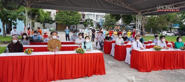 Chư tôn đức và đại diện các cấp chính quyền tham dự