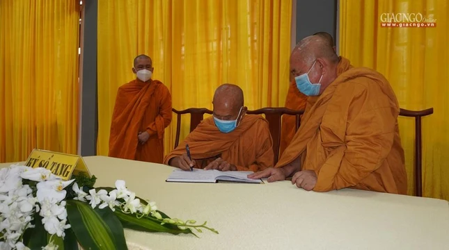 Trưởng lão Hoà thượng Giác Tường ký sổ tang lưu niệm