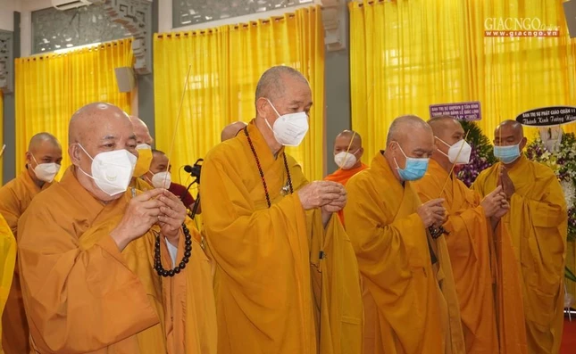 Đoàn do Hòa thượng Thích Thanh Hùng, Trưởng ban Hướng dẫn Phật tử Trung ương làm trưởng đoàn