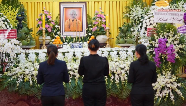 Hội Liên hiệp Phụ nữ TP.HCM thành kính tưởng niệm