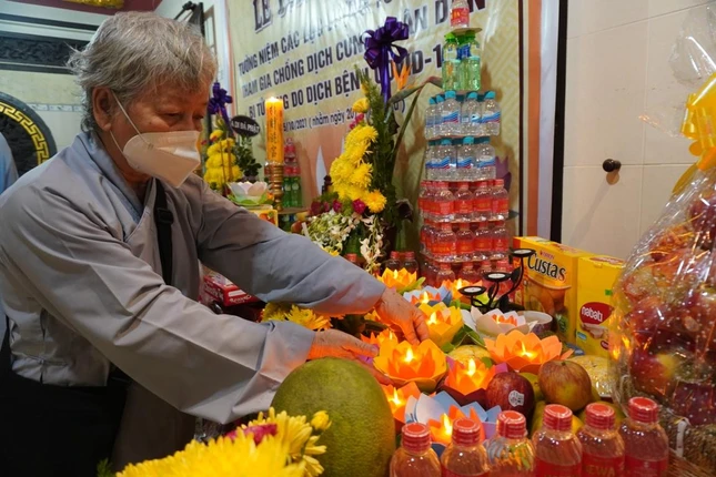 Cầu nguyện đồng bào tử nạn vì Covid-19 sớm siêu sanh tịnh độ Cầu nguyện đồng bào tử nạn vì Covid-19 sớm siêu sanh tịnh độ