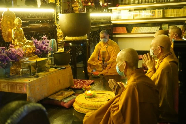 Tụng thời kinh cầu nguyện Tụng thời kinh cầu nguyện