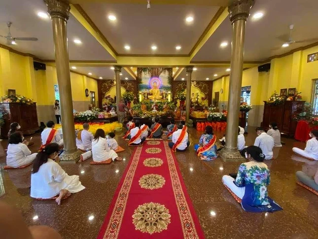 Do dịch bệnh còn phức tạp nên lễ dâng y được tổ chức hạn chế Phật tử Do dịch bệnh còn phức tạp nên lễ dâng y được tổ chức hạn chế Phật tử