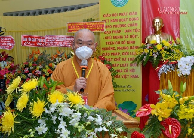 Thượng tọa Thích Huệ Công phát biểu khai mạc đại hội