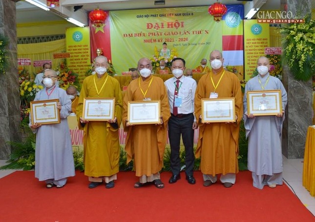 Ủy ban MTTQVN quận 8 trao Giấy khen đến 29 tự viện