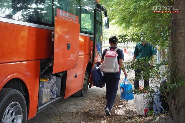 Xe Phương Trang hỗ trợ chở miễn phí các tình nguyện viên