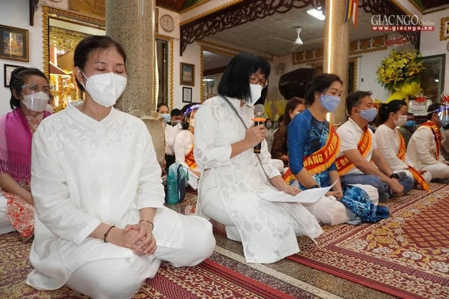 Phật tử Huyền Đức tác bạch cúng dường