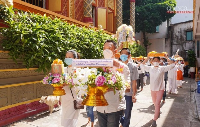 Ba vòng quanh Chánh điện