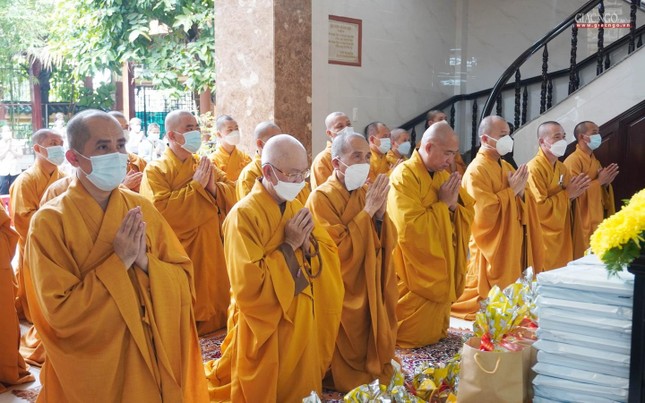 Môn đồ thành kính tác bạch cúng dường trai Tăng Môn đồ thành kính tác bạch cúng dường trai Tăng