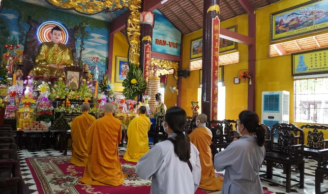 Khóa lễ cung tiến Giác linh