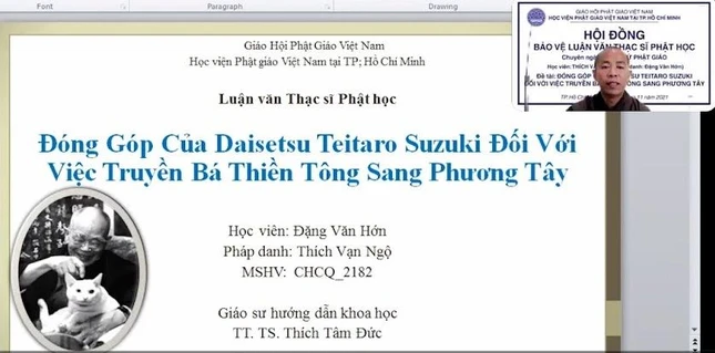 Học viên Thích Vạn Ngộ bảo vệ đề tài trước Hội đồng Khoa học