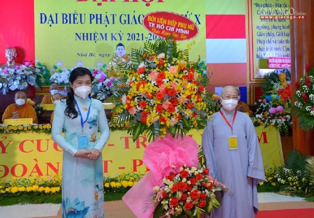 Lẵng hoa chúc mừng của Hội Liên hiệp Phụ nữ TP.HCM