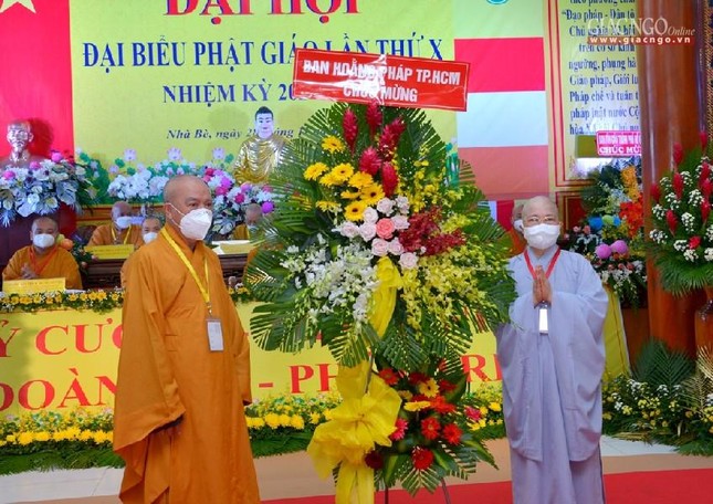 Hòa thượng Thích Nhật Hỷ, Trưởng ban Hoằng pháp Phật giáo TP chúc mừng