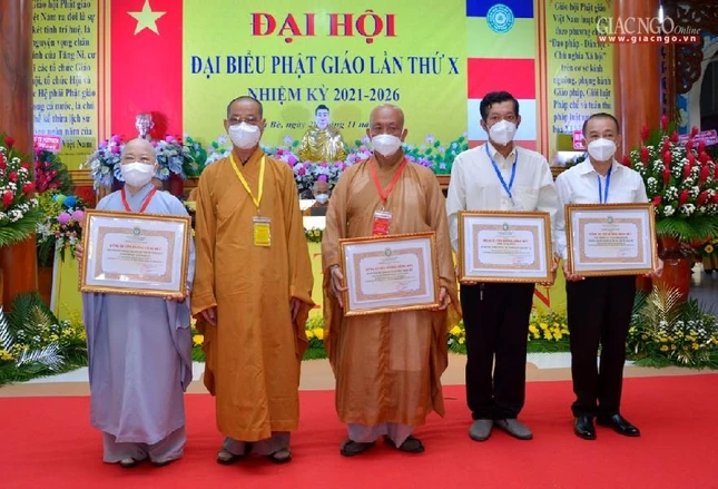 Có 4 tập thể và 10 cá nhân nhận Bằng tuyên dương công đức của Ban Trị sự GHPGVN TP.HCM