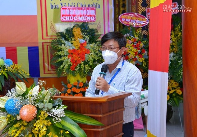 Ông Lê Quang Sơn, Trưởng phòng Nội vụ huyện Nhà bè điều hành khen thưởng của chính quyền TP và huyện