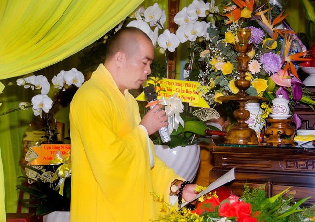 Thượng tọa Thích Tâm Phước, Q.Trưởng ban Trị sự GHPGVN Phật giáo Cam Lâm, tỉnh Khánh Hòa đọc điều văn tưởng niệm của Ban Trị sự Phật giáo huyện - Ảnh: ĐN Thượng tọa Thích Tâm Phước, Q.Trưởng ban Trị sự GHPGVN Phật giáo Cam Lâm, tỉnh Khánh Hòa đọc điều văn tưởng niệm của Ban Trị sự Phật giáo huyện - Ảnh: ĐN