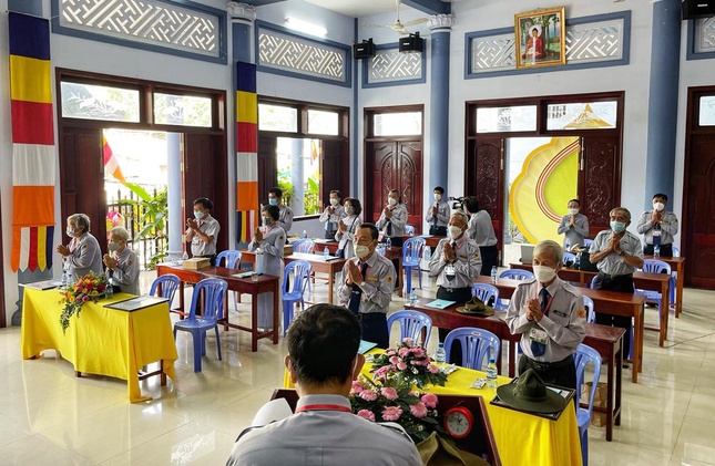 Lắng nghe lời đạo từ