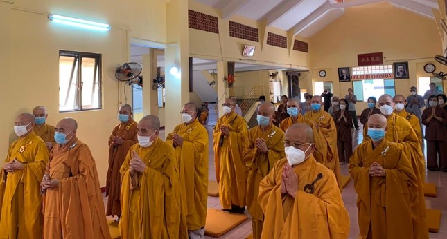 Môn đồ pháp quyến tưởng niệm - Ảnh: PH Môn đồ pháp quyến tưởng niệm - Ảnh: PH