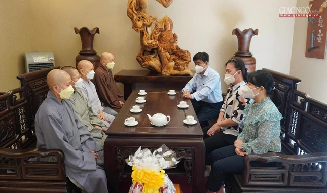 Ban Tôn giáo TP.HCM chúc mừng Xuân Nhâm Dần đến Ban Trị sự Phật giáo quận 12, Gò Vấp ảnh 1