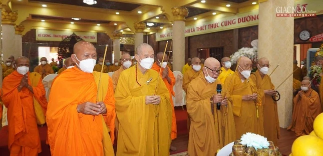 Chư tôn đức giáo phẩm niêm hương tưởng niệm