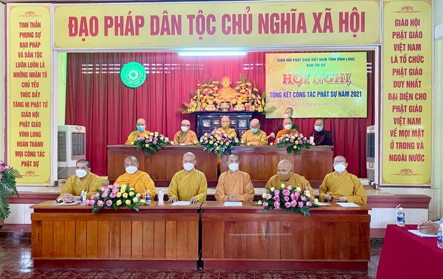 Chư tôn đức Ban chứng minh, Ban thường trực Ban Trị sự GHPGVN tỉnh Vĩnh Long - Ảnh: Ban TT-TT Phật giáo tỉnh Vĩnh Long