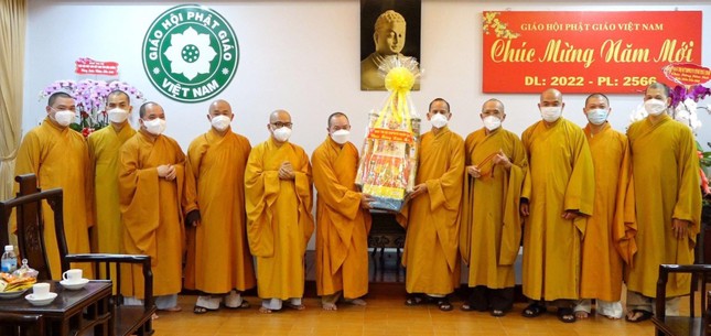 Chúc mừng năm mới đến chư tôn đức Văn phòng 2 Trung ương