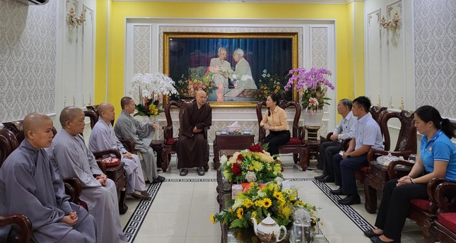 Thăm và chúc mừng năm mới đến Ủy ban MTTQVN TP