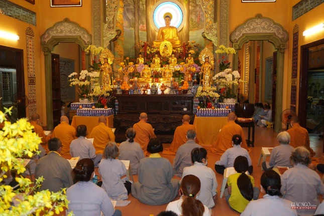 Khóa lễ tại chánh điện