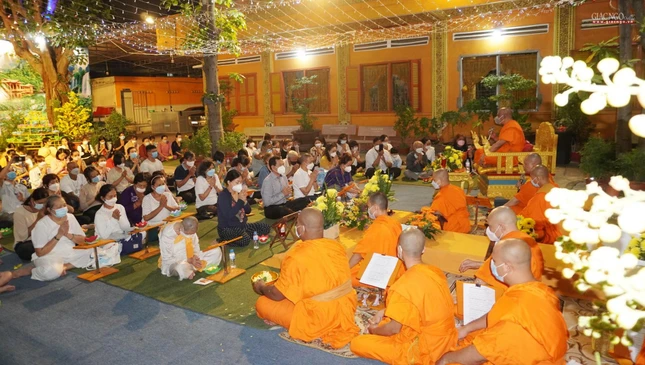 Khóa lễ cầu an chúc lành đến Phật tử