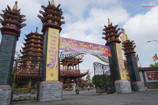 Chùa Phật Ngọc Xá Lợi Vĩnh Long