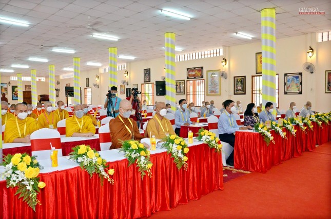 Đại biểu chư tôn đức và khách mời - Ảnh: Hoàng Chiến