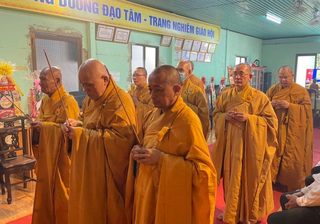 Chư tôn đức niêm hương tưởng niệm những đóng góp của Hòa thượng Thích Tắc Bình cho Phật giáo huyện Củ Chi Chư tôn đức niêm hương tưởng niệm những đóng góp của Hòa thượng Thích Tắc Bình cho Phật giáo huyện Củ Chi