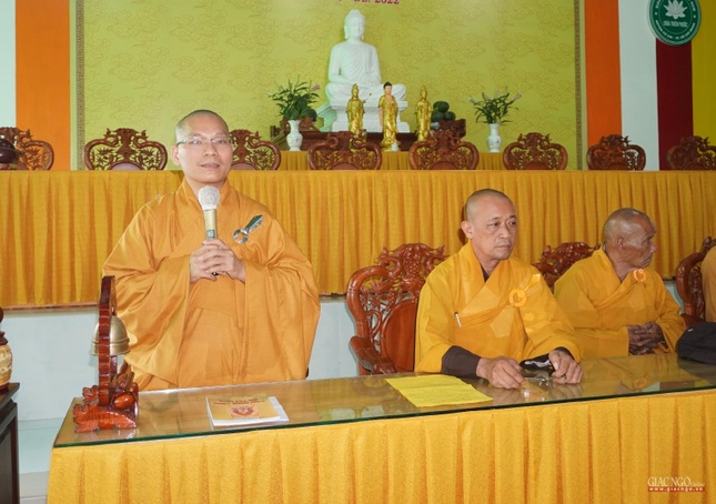 Đại đức Thích Thiện Tâm, Phó Thường trực Ban Trị sự GHPGVN huyện triển khai về các kế hoạch trong Phật đản