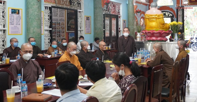 Chư tôn đức đóng góp ý kiến trong các công tác Phật sự trên địa bàn quận 1