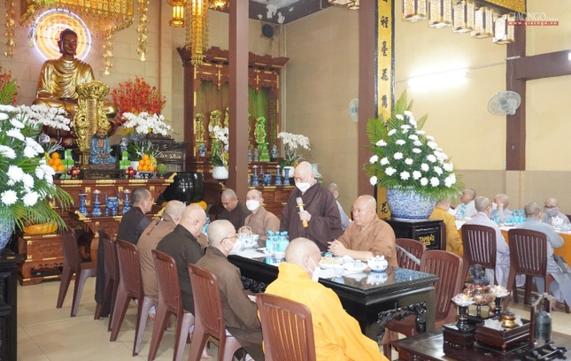 Thượng tọa Thích Thị Trụ, Phó Thường trực Ban Trị sự GHPGVN quận 4 triển khai các Phật sự