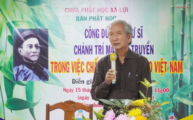 Cư sĩ Trần Đình Sơn thuyết trình Cư sĩ Trần Đình Sơn thuyết trình