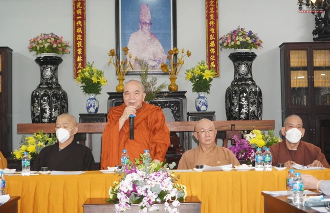 Hòa thượng Thích Thiện Tâm chứng minh buổi lễ