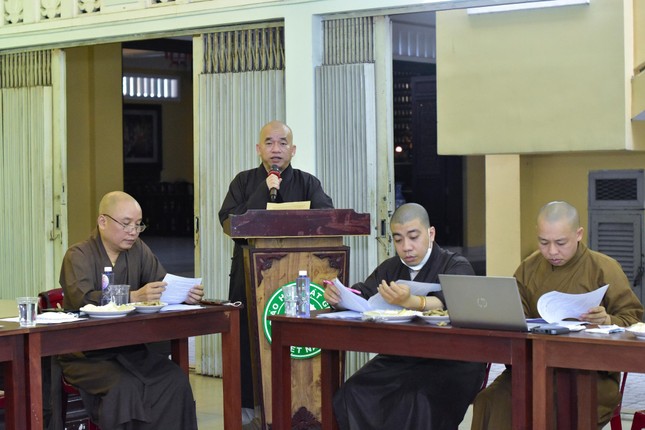 Thượng tọa Thích Nhật Thiện, Trưởng ban Trị sự GHPGVN quận 10 phát biểu khai mạc