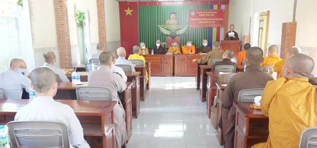 Cuộc họp rà soát các khâu cuối cùng chuẩn bị cho Đại hội đại biểu Phật giáo tỉnh Hậu Giang nhiệm kỳ 2022-2027 diễn ra sáng 20-4 - Ảnh: Thanh Tú