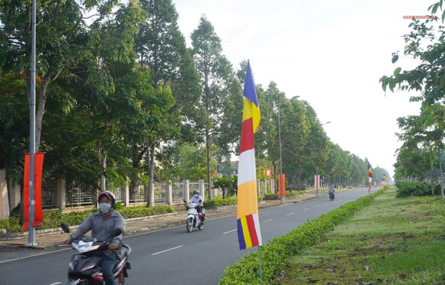 Trên đường Võ Văn Kiệt giao đường Ngô Quyền