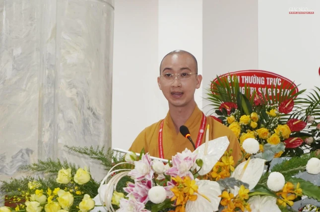 Đại đức Thích Quảng Nguyên, Phó Thư ký kiêm Chánh Văn phòng đọc dự thảo phương hướng hoạt động Phật sự nhiệm kỳ