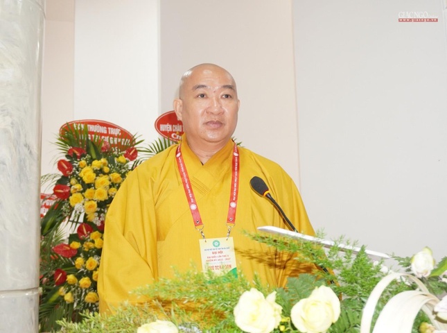 Thượng tọa Thích Phước Nguyên công bố quyết định tặng Bằng tuyên dương công đức của Trung ương đến tập thể và cá nhân Phật giáo tỉnh Hậu Giang nhiệm kỳ 2017-2022